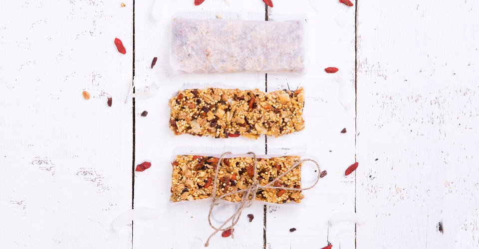 Müsli-Riegel mit Erdnüssen und Mandeln Müsli-Riegel mit Erdnüssen und Mandeln